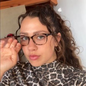 Meet your Posher, Tais